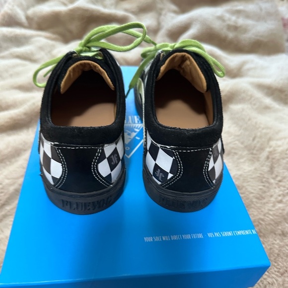 NIB Fluevog Lopro Fakie Black & White Checkered Lace-Up Sneakers w/ Green Swirl - Picture 3 of 9